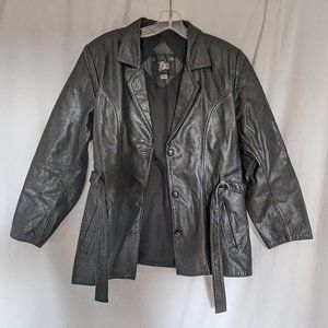 Vintage Cuero Legitimo Black Leather Jacket with Buttons and Belt Tie in front